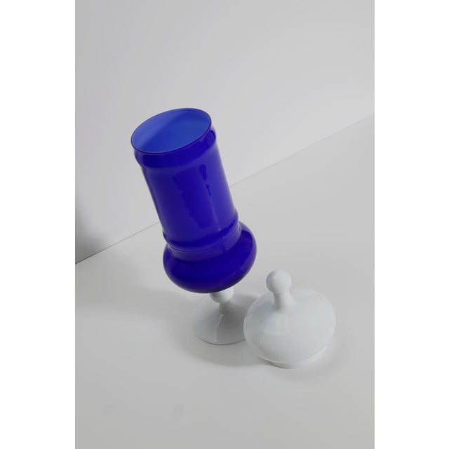 1960s Apothecary Jar in Cobalt Blue Cased Glass by Carlo Moretti, Italy, 1960s For Sale - Image 5 of 10