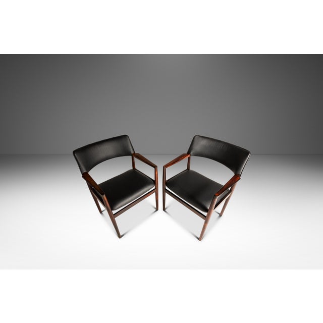 This elegant Danish Modern armchair by Erik Wørts for Soro Stolefabrik showcases the refined craftsmanship and timeless...