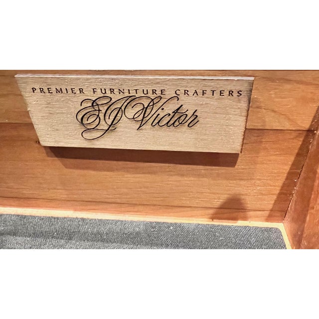 2000s e.j. Victor Regency-Style Mahogany Sideboard With Gilt Accents For Sale - Image 12 of 12