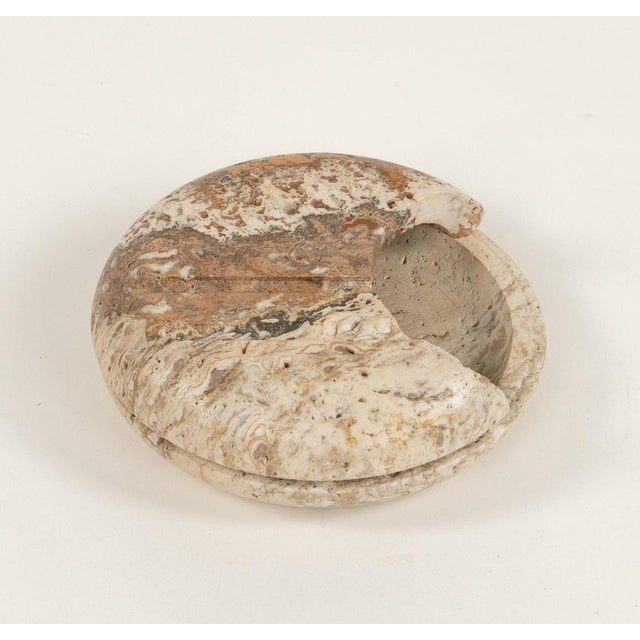 Mid-Century Modern Round Vide-Poche in Travertine from Fratelli Mannelli, Italy, 1970s For Sale - Image 11 of 17