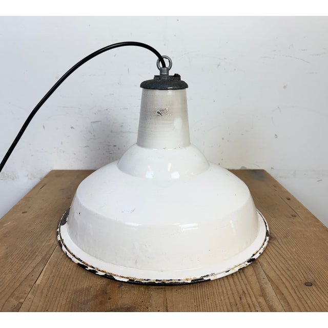 Industrial British White Enamel Factory Pendant Lamp from Benjamin, 1960s For Sale - Image 14 of 18