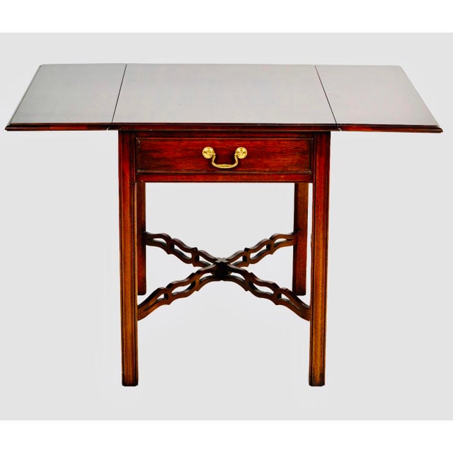 Brown 1980s Kindel Mahogany Drop Leaf Side Table / Federal Style Pembroke End Table With Drawer For Sale - Image 8 of 9