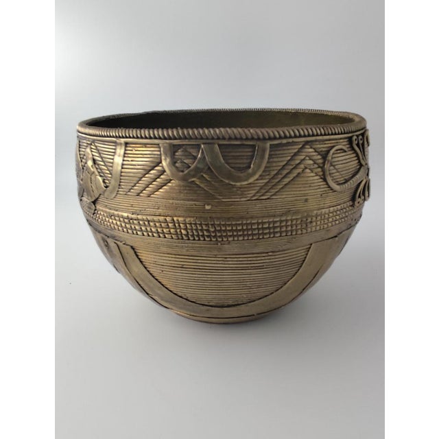 African Art Benin Bronze Bowl Ashanti Bowl with Detailed Decorations, 1890s For Sale - Image 3 of 9