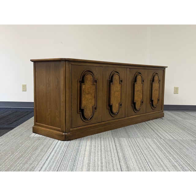 By the early 1900s, Romweber was a major U.S. furniture producer, employing skilled artisans and shipping nationwide. In...
