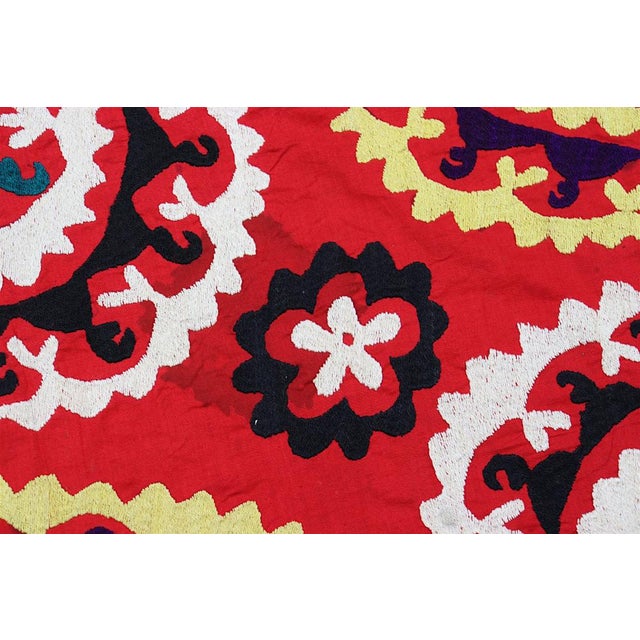 Vintage Hand Embroidered Suzani Wall Hanging, 1920s For Sale - Image 17 of 18