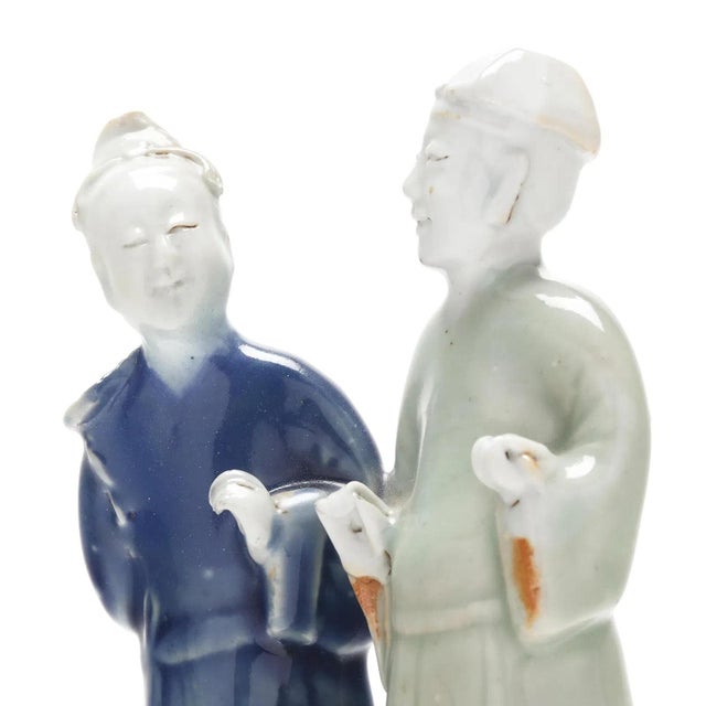 Antique 18th Century Chinese Export Porcelain Blue & White & Celadon Qianlong Double Figure of a Couple For Sale - Image 4 of 11