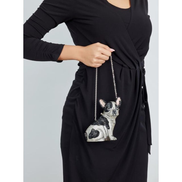 From the Judith Leiber Spring/Summer 2019 Collection comes this Collector's Edition minaudiere. Make a sensational...