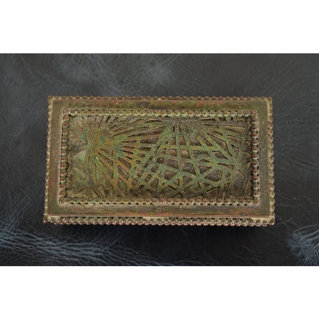 Early 20th Century Tiffany Studios New York Pine Needle Pattern Bronze and Favrile Slag Glass Stamp Box For Sale - Image 5 of 12