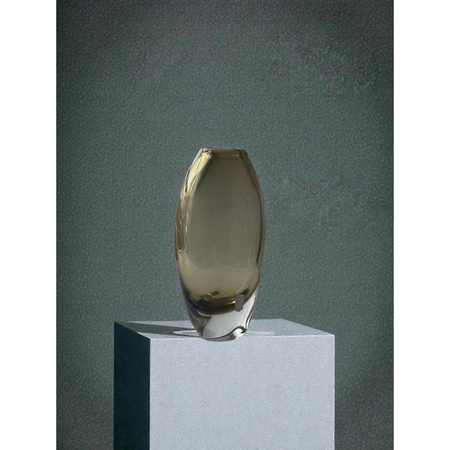 Smoky Glass Vase by Bengt Orup for Johansfors, Sweden, 1960s For Sale - Image 4 of 10