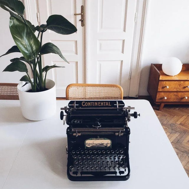 Continental Qwertz Typewriter with Original Case from Wanderer-Werke a.g. Chemnitz, 1920s For Sale - Image 10 of 13