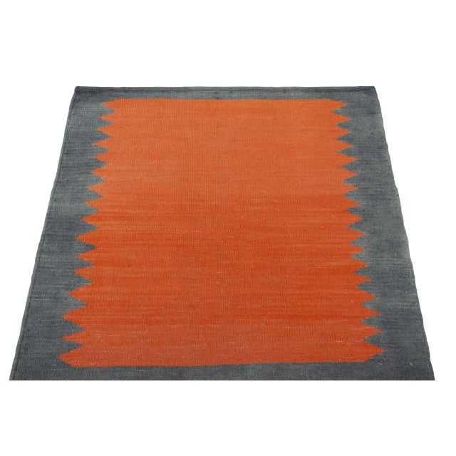 Modern Handwoven Kilim Rug in Wool For Sale - Image 3 of 9