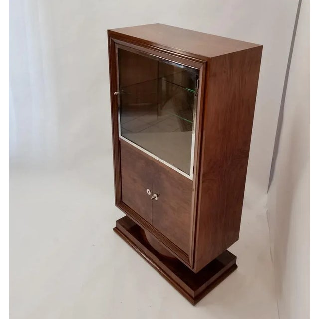 Art Deco Vitrine in Walnut For Sale - Image 3 of 8