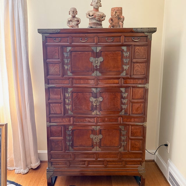 Tall Korean Bandaji Chest With Butterfly Clasps For Sale - Image 4 of 7