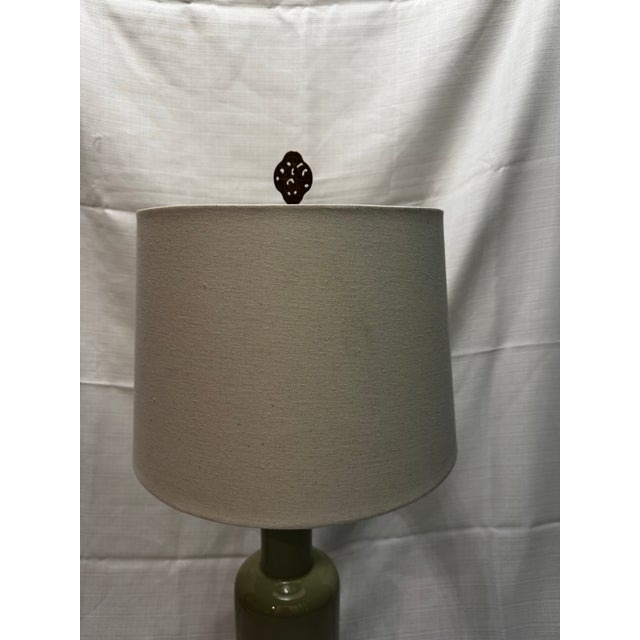 Mid-Century Paul Hanson Celadon Glazed Ceramic Table Lamp - Solid Cast Brass Base For Sale - Image 12 of 12