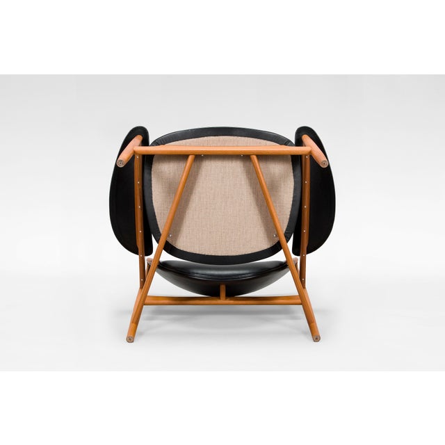 Finn Juhl Chieftain Chair in Black Leather and Teak by Finn Juhl, 1960s For Sale - Image 4 of 5