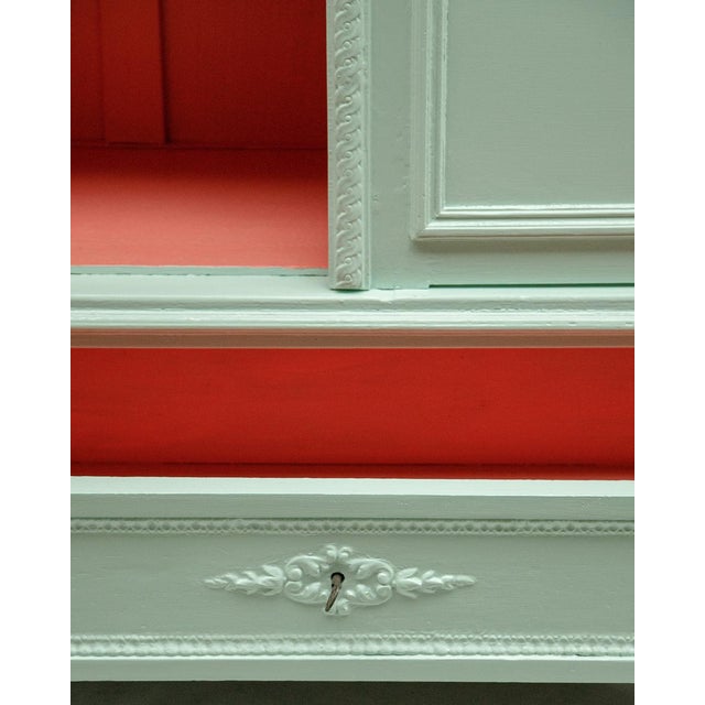 Louis XVI Style Mint Green Showcase Vitrine For Sale - Image 4 of 12