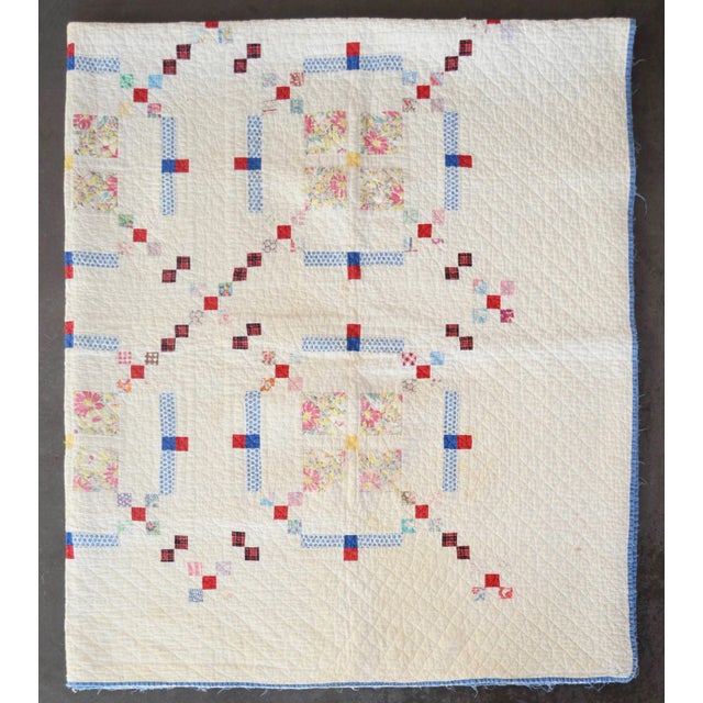 American 1940’s Vintage Hand-Quilted Irish Chain Cotton Quilt For Sale - Image 3 of 8