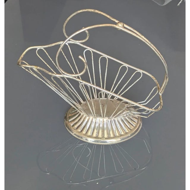 CORRECTION TO SHIPPING TIME, THIS IS SELLER SHIPPING, ARRIVAL TIME IS 4-10 DAYS FROM PURCHASE DATE. Wire basket wine...