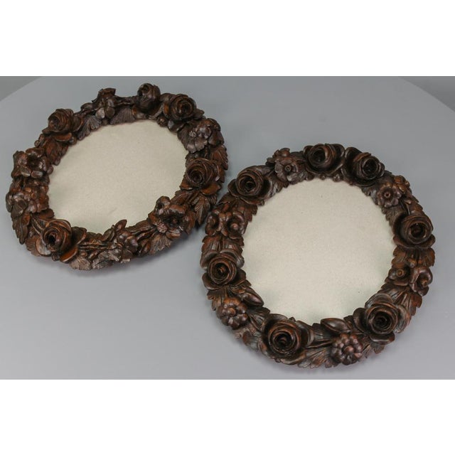 Oval Carved Walnut Picture Frames with Flowers, 1920s, Set of 2 For Sale - Image 6 of 18