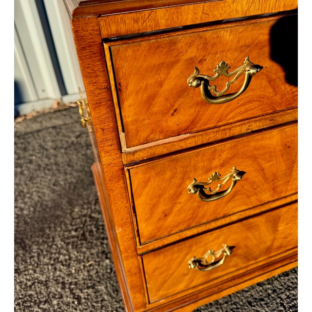 Henredon Henredon 18th Century Portfolio Nightstand Chest For Sale - Image 4 of 6