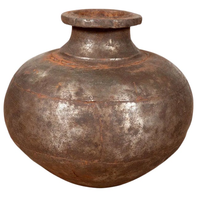 Indian 19th Century Metal Water Jug with Wide Belly and Protruding Lip For Sale