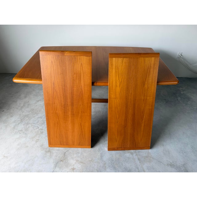 1970s Mid-Century Danish Modern Ansager Møbler Teak Expandable Dining Table With Two Leaves For Sale - Image 11 of 15