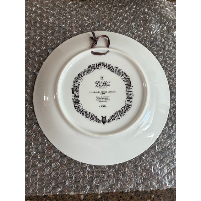 1960s De Wan Porcelain Plates, Part of the "Le Grandi Opere Liriche"' (Great Opera Works) Series Celebrating Giacomo Puccini's Famous Opera, Tosca. For Sale In New York - Image 6 of 8