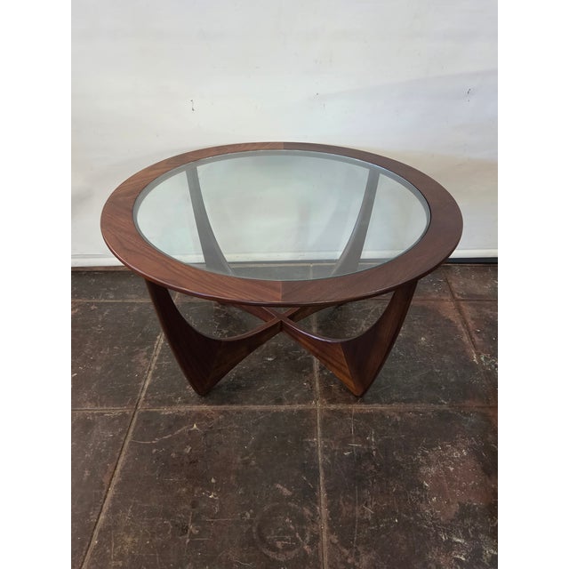 1970s Danish Modern Mid-Century G-Plan Coffee Tabel "Astro" African Teak For Sale - Image 5 of 7