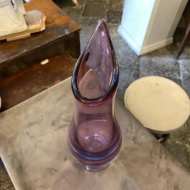Mid-Century Modern 1970s Italian Mid-Century Modern Tall Purple Murano Glass Vase For Sale - Image 3 of 13