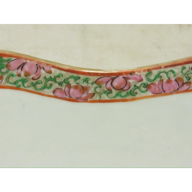 Chinese porcelain Famille Rose bowl in a stylized lotus leaf shape, c.1930’s A good looking bowl with a good design and...