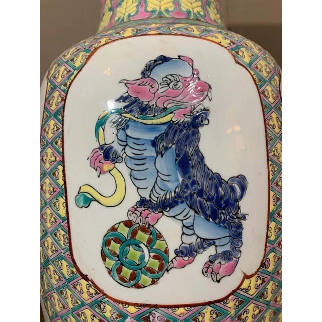 Vase in Canton Porcelain, Early 20th Century For Sale - Image 6 of 12