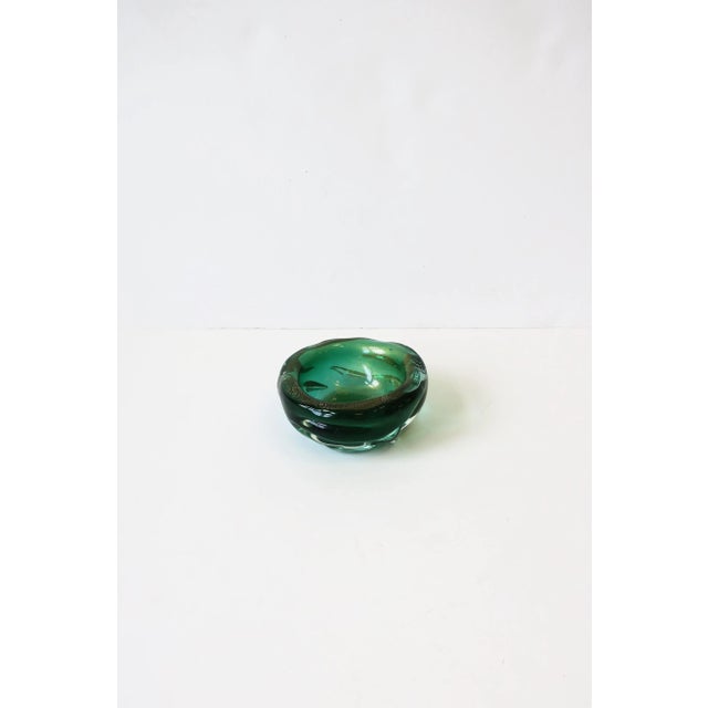 Italian Murano Art Glass Bowl, Organic Modern, Emerald Green Gold, Mid-20th Century, Italy For Sale - Image 10 of 12