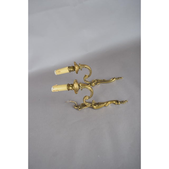 French Louis XV Style Brass Wall Sconces, 1940s, Set of 2 For Sale - Image 6 of 9