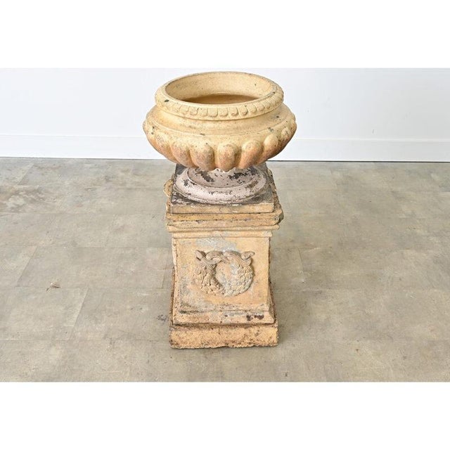 19th Century English 19th Century Doulton Campania Urn on Pedestal For Sale - Image 5 of 12