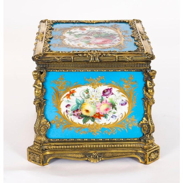 Antique 19th Century French Porcelain and Ormolu Jewellery Casket from Sèvres, 1860s For Sale - Image 10 of 18