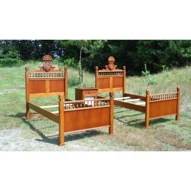 Vintage Lexington Betsy Cameron Victorian Bedroom Set Pair Twin Beds Nightstand