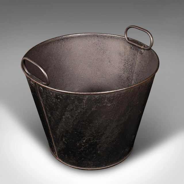 1890s Victorian Antique Arts and Crafts Fireside Bin, English, Copper, Log, Coal For Sale - Image 11 of 12