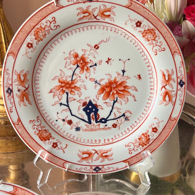 Pair of hand-painted antique Chinese Imari plates // 18th century decorative plate // seal indicates Qianlong period of the Qing dynasty For Sale In Kansas City - Image 6 of 9