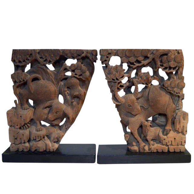 Antique Hand-Carved Wood Temple Corbels From 18th Century, China - a Pair For Sale