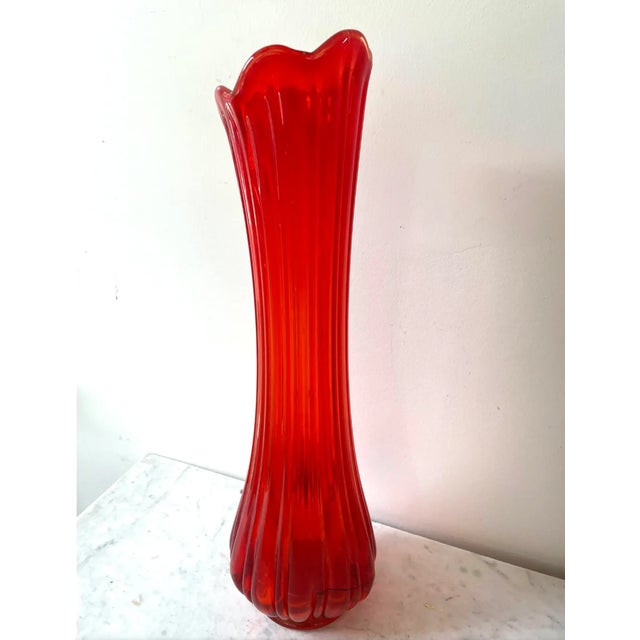Mid 20th Century L. E. Smith MCM Viking Swung Glass Vase For Sale - Image 4 of 5