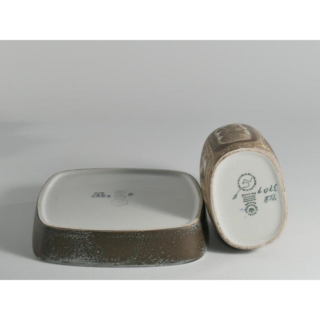 Beige Scandinavian Modern Ceramic Plate and Vase by Nils Thorsson for Royal Copenhagen, 1960s, Set of 2 For Sale - Image 8 of 15