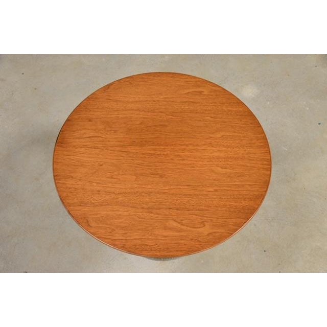 1960s 1960s Warren Platner for Knoll Walnut 24” Round End Table For Sale - Image 5 of 6