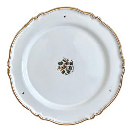 Example of Moustier Serveware