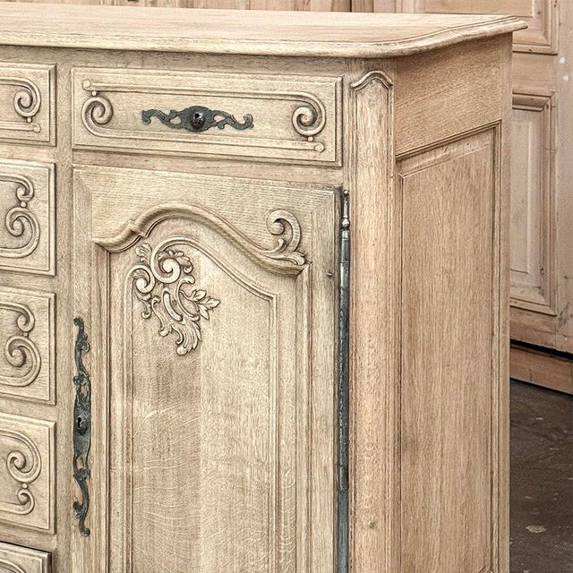 19th Century Country French Buffet in Stripped Oak For Sale - Image 9 of 13