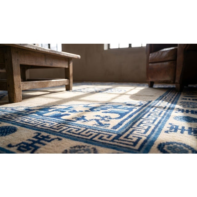 1930s 1930s Beige Medallion Antique Chinese Peking Rug 4' 0" X 6' 9" Handknotted Wool Carpet For Sale - Image 5 of 7