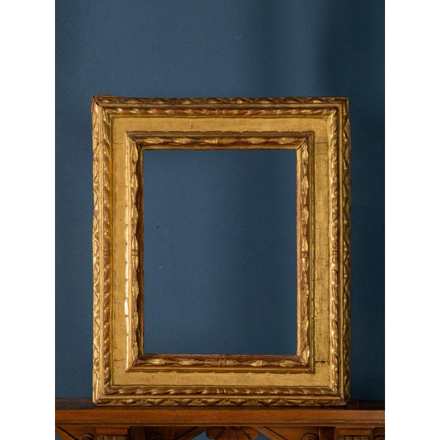 Antique Italian Frame in Carved and Gilded Wood, 1600s For Sale - Image 3 of 6