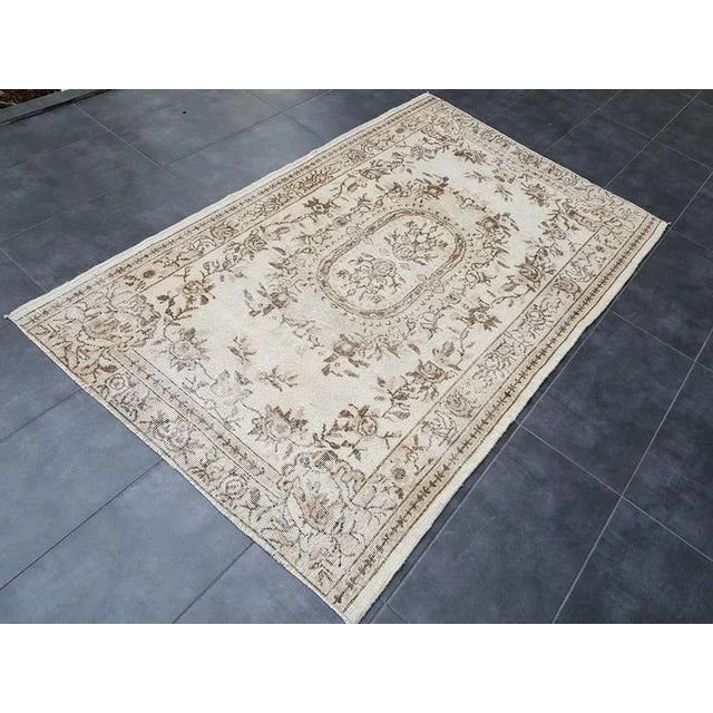 Vintage Oushak Traditional Handmade Area Rug- 3′10″ × 6′7″ For Sale - Image 9 of 11