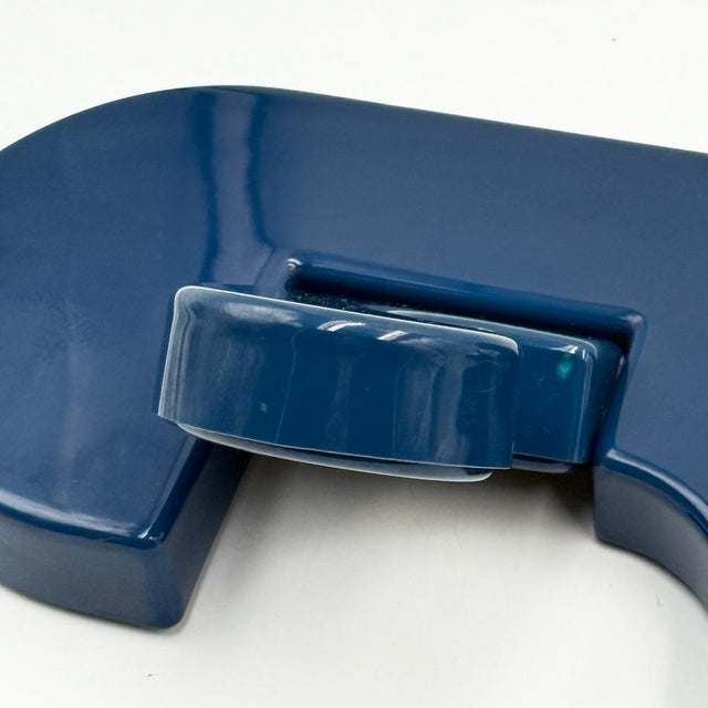Vertical Wall Coat Hanger in Blue Molded Plastic by Visiva Milano, Italy, 1970s For Sale - Image 9 of 16