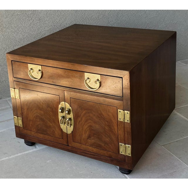 Henredon Circa 1970 Henredon Fine Furniture Chinoiserie-Style Mahogany Bedside / Chairside Commode For Sale - Image 4 of 18