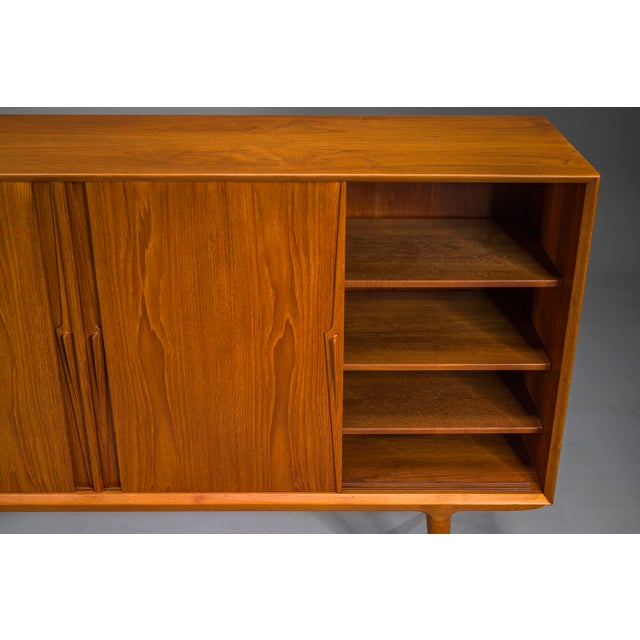 Gunni Omann Model 19 Teak Highboard by Gunni Omann for Omann Jun, Denmark, 1960s For Sale - Image 4 of 15